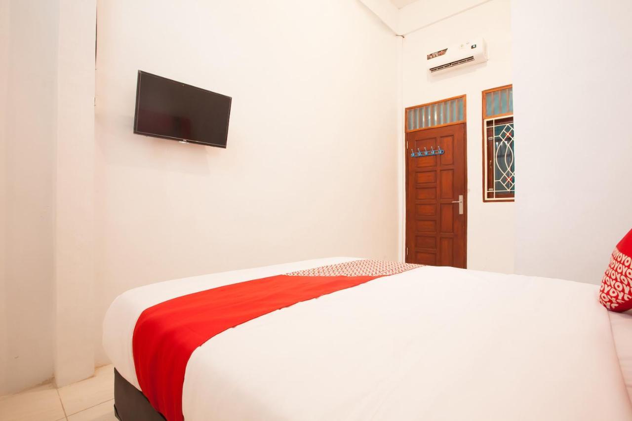 Oyo 1978 Pondok Indah Residence Medan Exterior photo